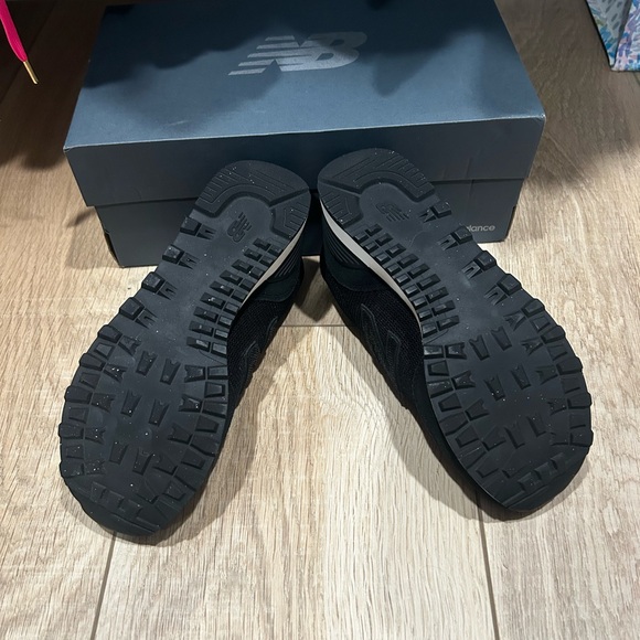 New Balance Black and White Athletic Shoes with Sparkles! - Picture 2 of 6